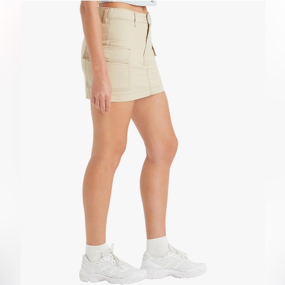 Levi's Women's ‘94 Cargo Mini Skirt, size 25 - Picture 2 of 8